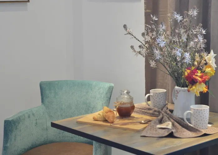 Golden Mile Studio-Apartment