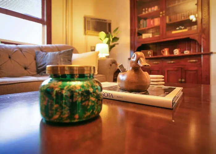 Cottage In The City - Historic Charm, Modern Touch