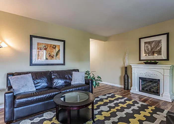 The Terrace, Best Area, Wd, 2 Baths, 2 Bedrooms, Jacuzzi Bath, Balcony, 925Sf