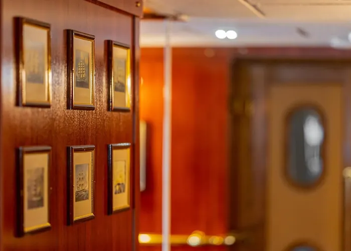 Fortuna Boat Hotel
