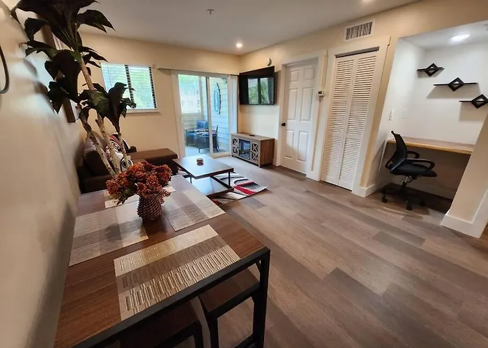 Classy & Comfortable Condo!