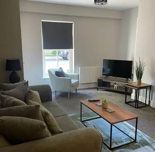 Poplar House By Shortstays4U 2Bedroom House In Town Centre With Free Parking!