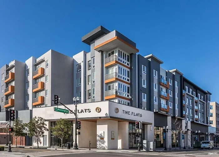 Flats At Cityline