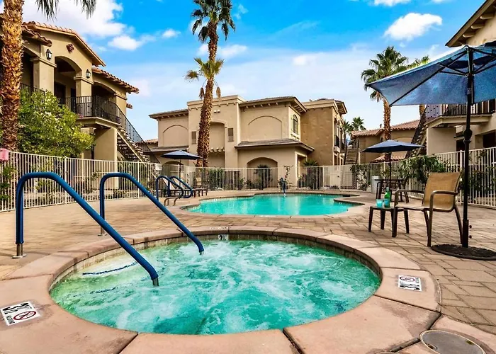 Clr100 Private 1 Bedroom W Spacious Living Area