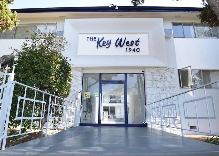 Hollywood Business Apartments