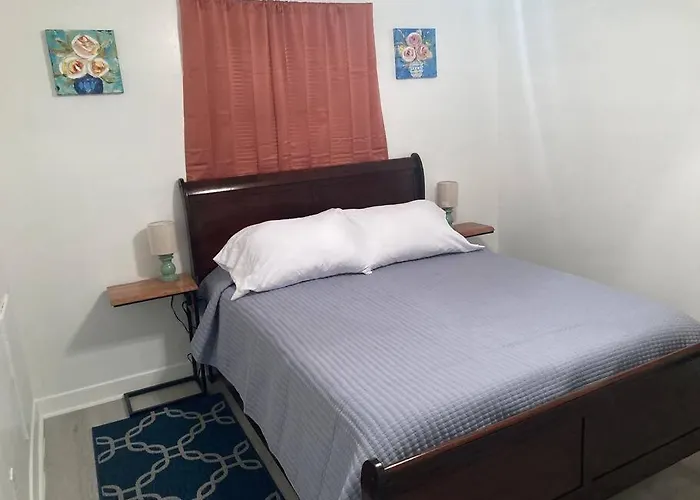 Comfortable And Quiet Apartment Minutes From Downtown In Thomasville!