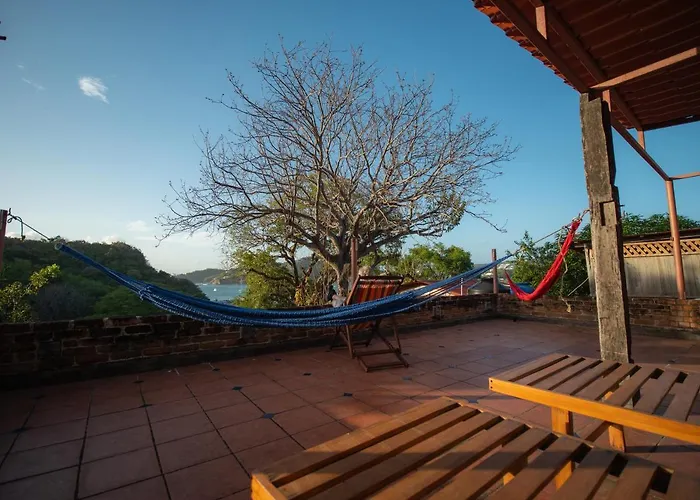 2 Bedroom Apartment With Bay View, Deck And Roof Terrace