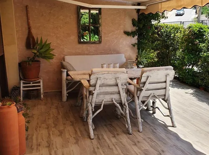 Beautiful Apartment In Moraira, Pools