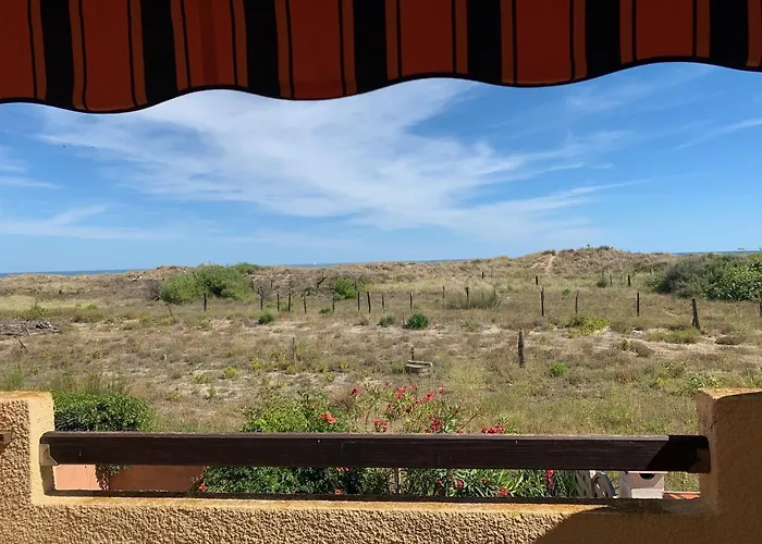 Mon Petit Paradis: Beachfront Dune Views with Private Terrace