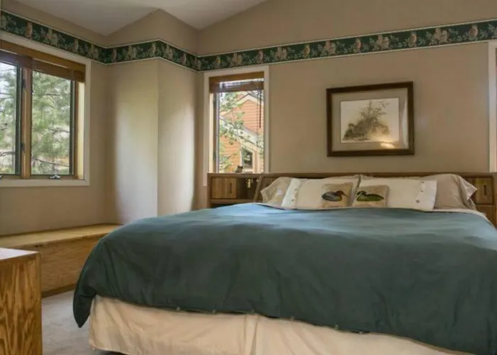 3-Bedroom Condo Near Lake,Hyatt,Diamond Peak