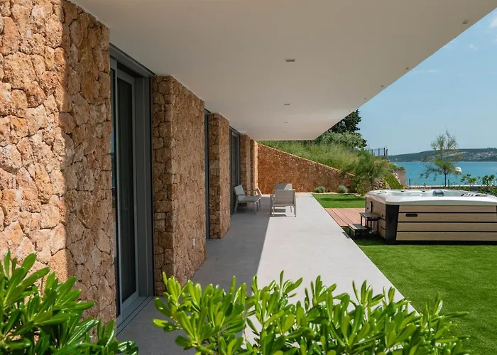 D House
