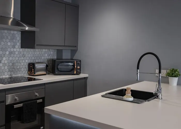 #4 Stylish City Centre Apartment With Free Private Parking, Close To Hull New Theatre And Connexin Live Arena