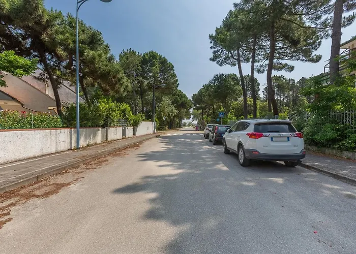 Guesthost - Lido Di Spina Duplex Apartment