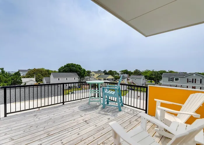 Coastal North Carolina Abode - Rooftop Water Views