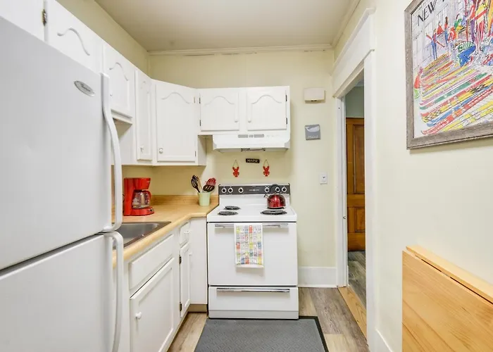 Kennebunk Apartment W/ Local Beach Access!