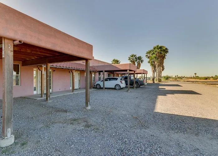 Eloy Retreat W/ Pool Access + Central A/C!