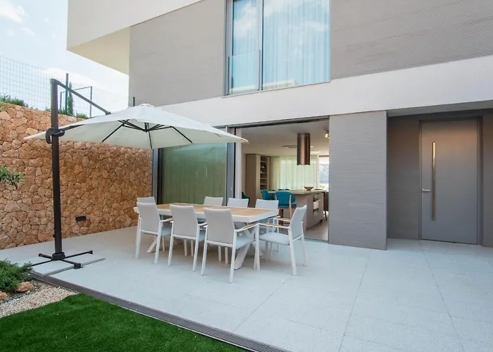 D House