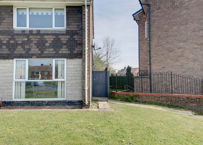 The Long Hall 2 Bed Ground Floor Annexed Apartment - Sleeps 6