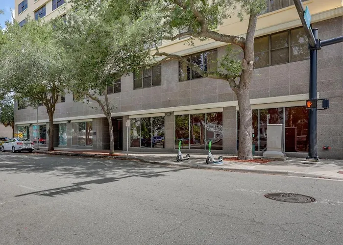 Downtown Jacksonville Studio W/ City Views!