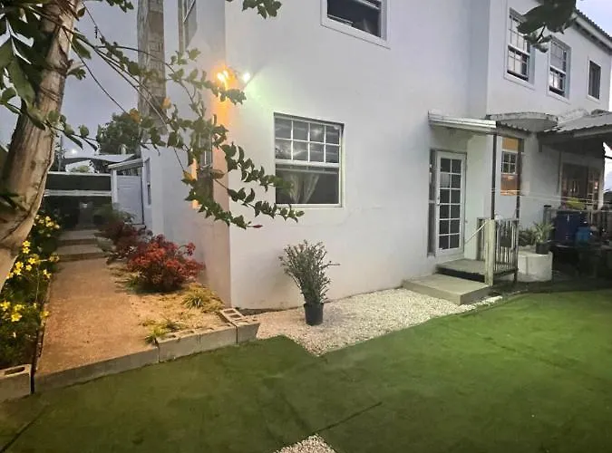 Scarlett Studios: Embassy-Friendly with Airport Transfer