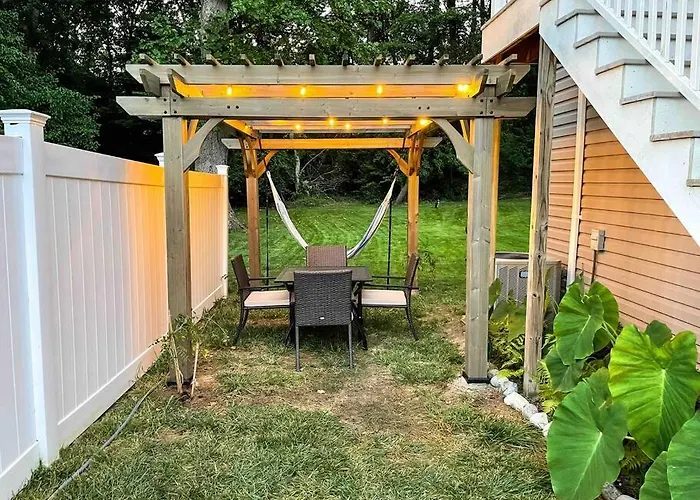 Crow'S Nest - Private Guest Apt Near Bike Trail/3.7 Mi To Beach