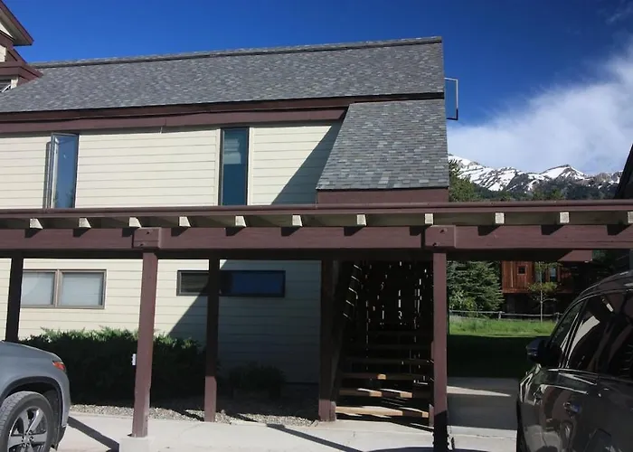 Gorgeous Jackson Hole Condo In Top Location With Great Views And Private Deck With Barbeque!