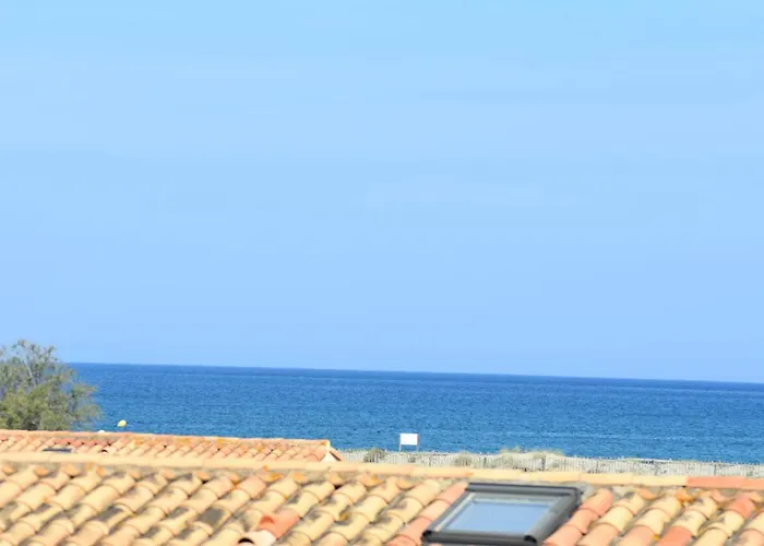 Azur, a 100m du marché de Noel, appartement 4 personnes et parking privé