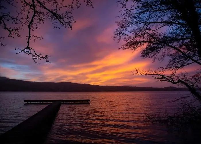 Leaba On The Lake