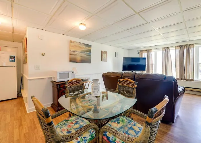 '1 Ocean Fun:' Emerald Isle Apt, Steps To Beaches!