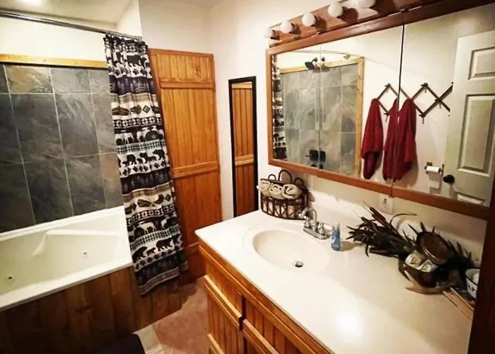 The Hideaway At Bear Mountain Log Cabins