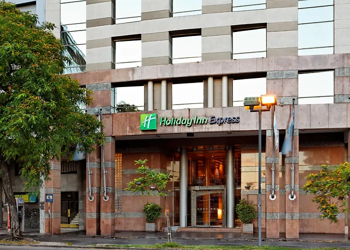 Hotels With Four Stars Holiday Inn Express Puerto Madero By Ihg