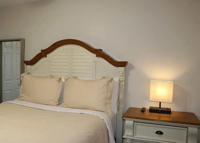 Hidden Ruby-Apartment With Kitchen And Laundry