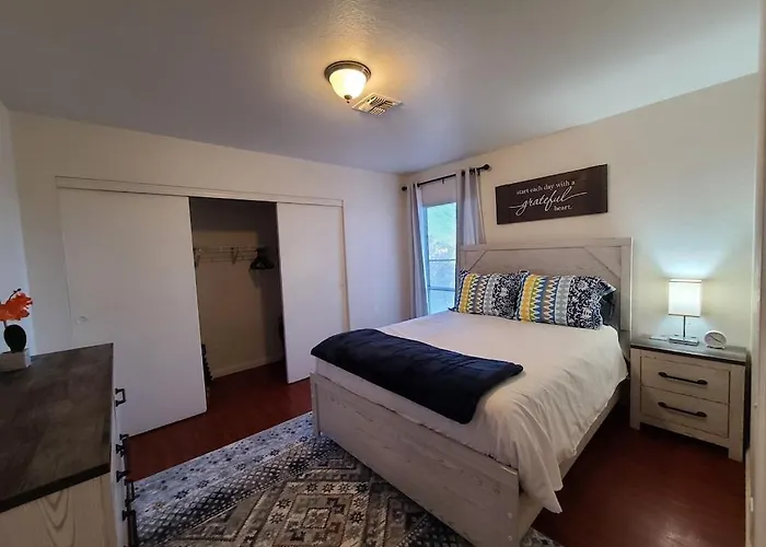2Bed 1 Bath Condo Near Nellis Afb & The Strip