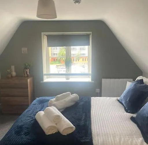 Fern House By Shortstays4U A Beautiful 2Bedroom Townhouse With Free Parking In The Town!