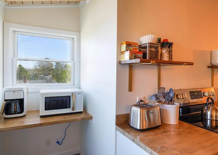 Top Floor Condo W/ Ocean Views Admirals Quarters