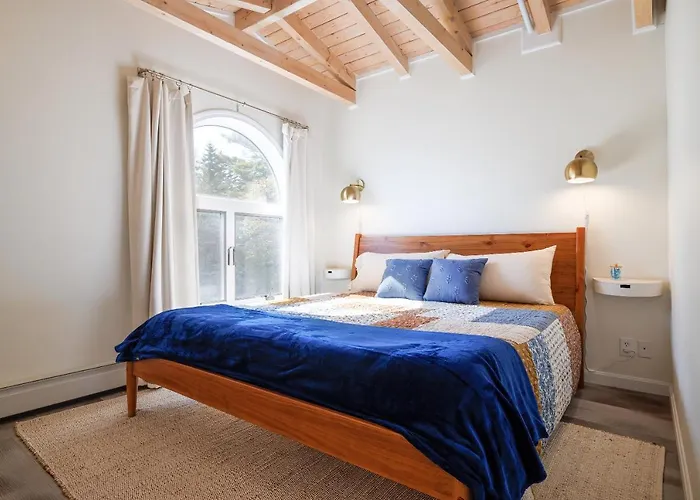 Top Floor Condo W/ Ocean Views Admirals Quarters