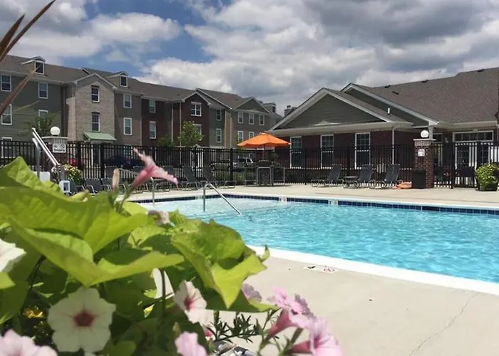 Stylish And Spacious, Close To The Hospital.