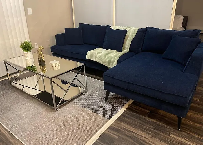 Charming 1,100 Sq Ft Apartment Near To The Shops At Legacy