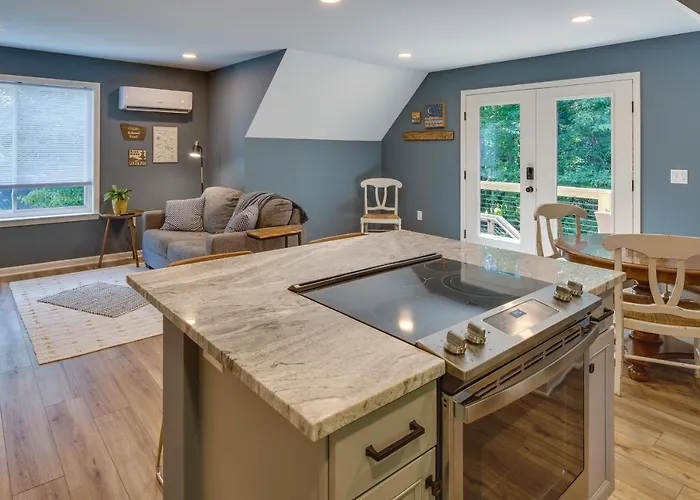 Dog-Friendly Mills River Retreat Near Hiking!