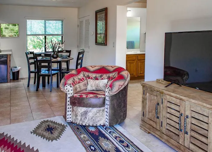 Cowboys & Angels - Classic Sedona Style W/Great Location