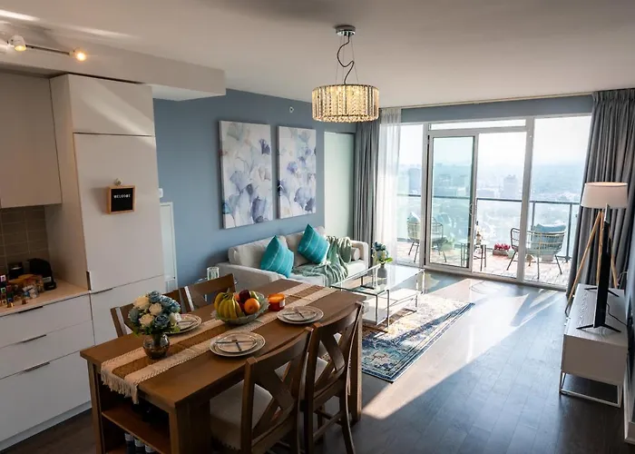 Luxury View In Toronto Downtown 3 Bedroom 2.5 Bathroom 1 Parking