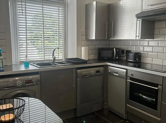 1L Albert Place Maddiston Road Brightons Falkirk Fk2 0Jx