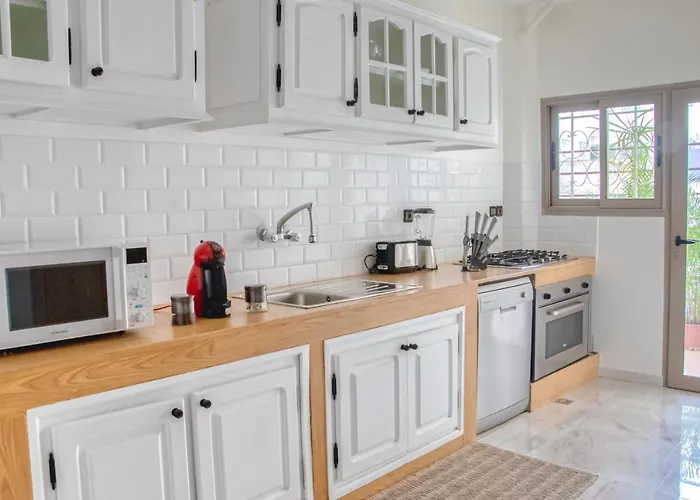 Luxury 3 Bedroom Apartment In The Heart Of Agdal By Masterhost