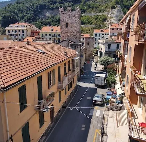 L'Appartamento Giallo Con Garage Auto