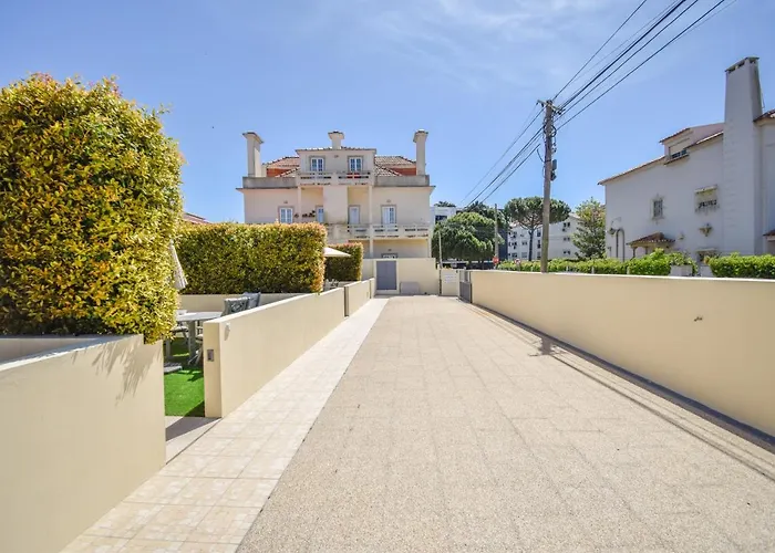 Acolhedor Apartamento de 1 Quarto com Terraço