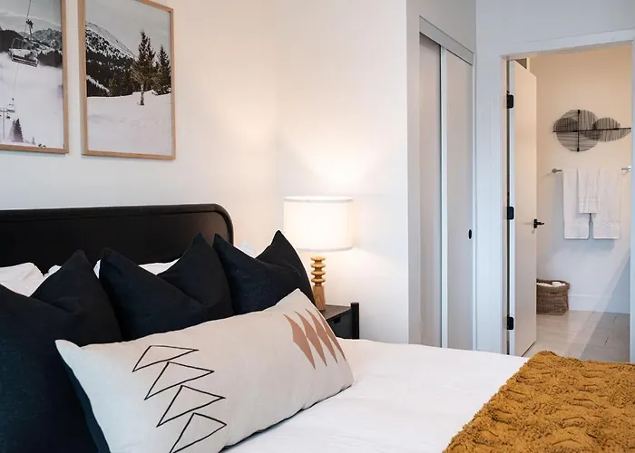 The Selkirk House By Revelstoke Vacations