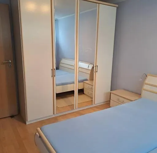Schoene 2 Zimmer Wohnung