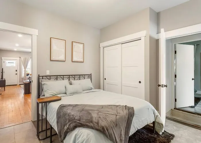 Modern Condo In The Heart Of Uptown Butte - Unit B