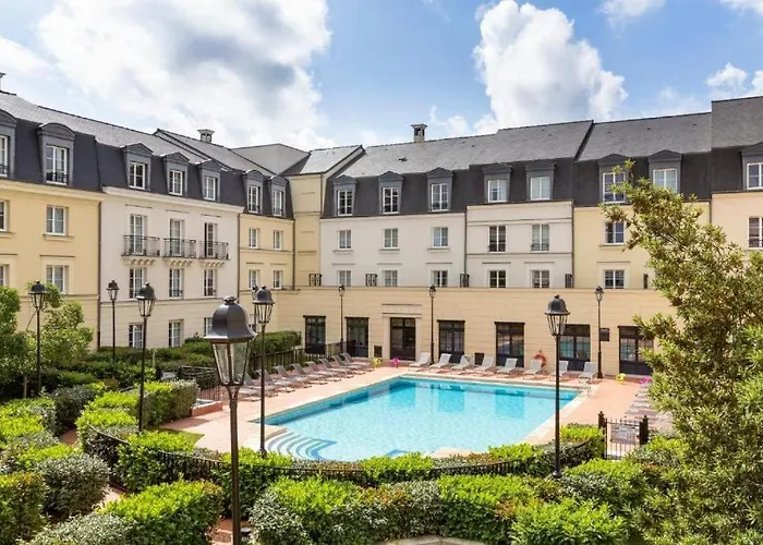 Disneyland Deluxe Flat, Outside Pool, Climatisation, 1 Min To Disney Parks