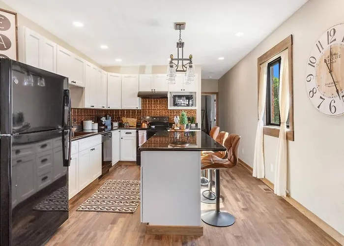 Stylish Uptown Butte Condo -634